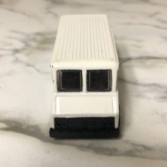 Wonder 🥖 Truck - Picture 3 of 7